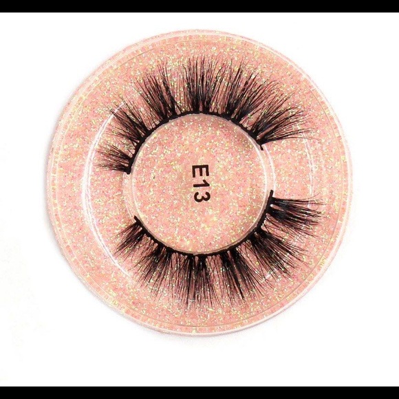 Mink lashes , fluffy and light. Cruelty free. - Picture 5 of 5